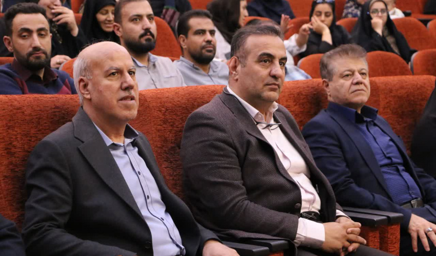همایش جوانی جمعیت و فرزندآوری با محوریت «فرزند، شیرین‌ترین هدیه» با مشارکت مرکز بهداشت شهرستان اراک و همکاری سازمان فرهنگی، اجتماعی و ورزشی شهرداری برگزار شد.