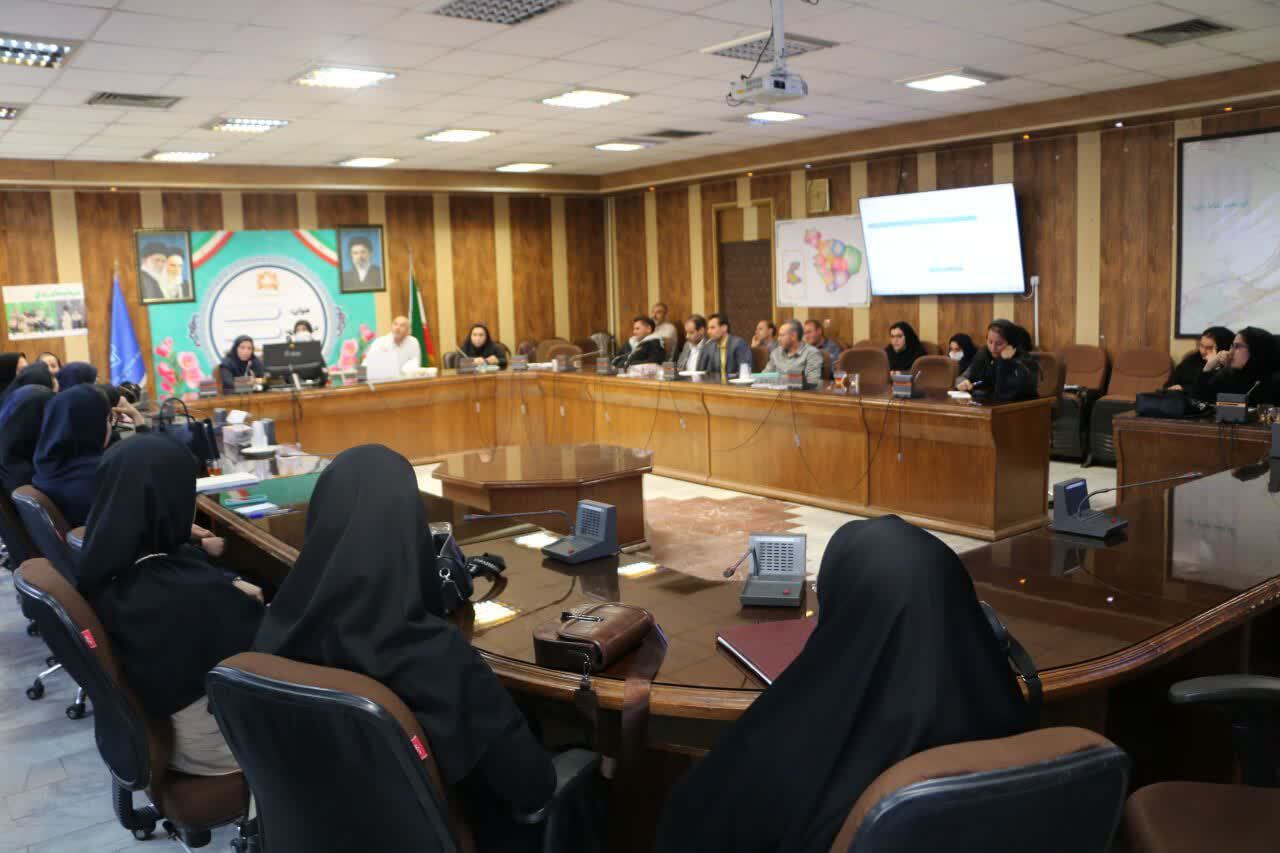 برگزاری جلسه بازآموزی پزشکان در مرکز بهداشت شهرستان اراک