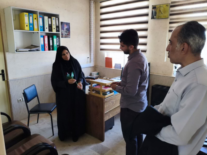 تقدیر از تمامی پرسنل شبکه بهداشت آشتیان در روز کارمند