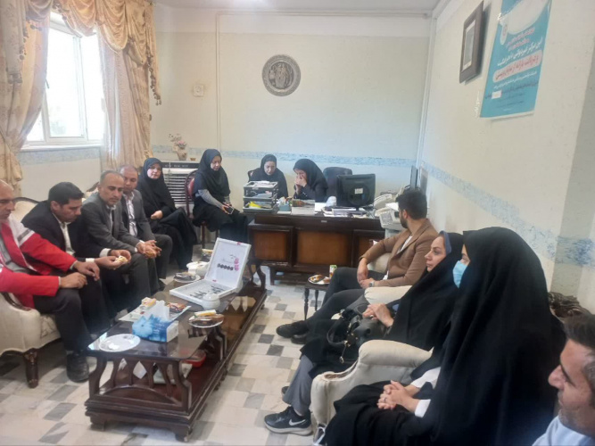 بازدید مدیر شبکه بهداشت و درمان و جمعی از مدیران شهرستان آشتیان از مرکز نگهداری معلولین و سالمندان