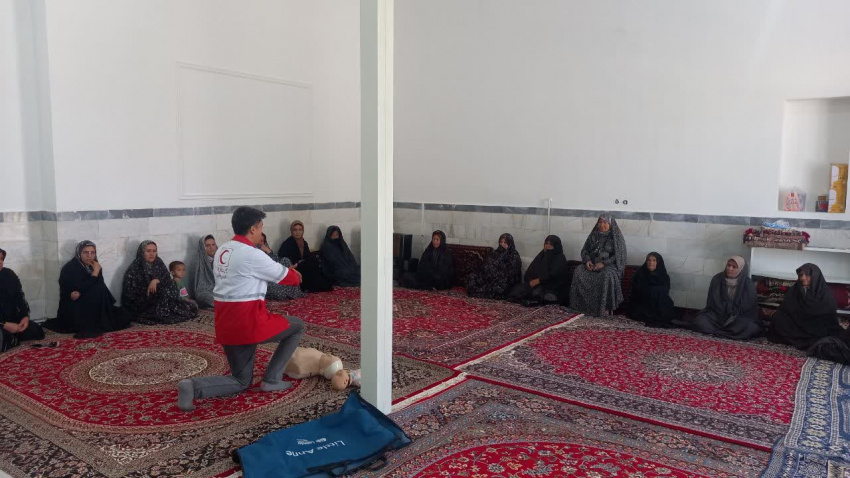 برگزاری آموزش احیای قلبی ریوی به مناسبت روز کودک
