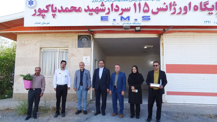 تجلیل از تلاشگران اورژانس ۱۱۵جاورسیان در بازدید فرماندار و مدیر شبکه بهداشت و درمان خنداب