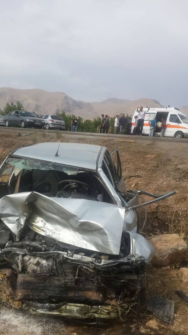 رئیس اورژانس پیش بیمارستانی ومدیر حوادث دانشگاه علوم پزشکی استان مرکزی از برخورد کامیون با خودروی سواری پراید خبر داد.