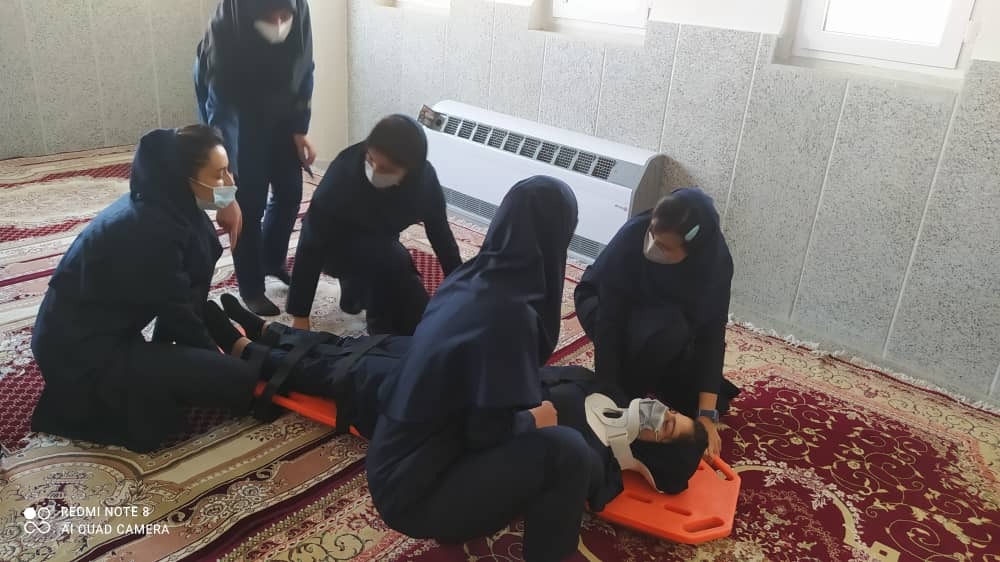 برگزاری مانور زلزله در هنرستان دخترانه فاطمیه اراک