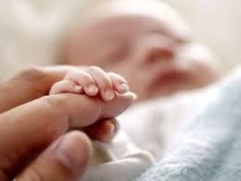تولد نوزاد عجول در دستان فرشتگان نجات اورژانس ۱۱۵