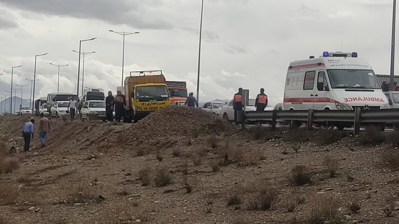 برخورد دو خودرو پراید و ساینا شش مصدوم برجای گذاشت