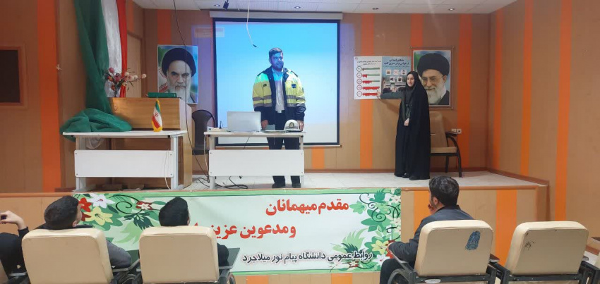 آموزش" پیشگیری از سوانح و حوادث ترافیکی با موتور سواری ایمن" دانش آموزان دبیرستان شهید حیدر غریبی میلاجرد