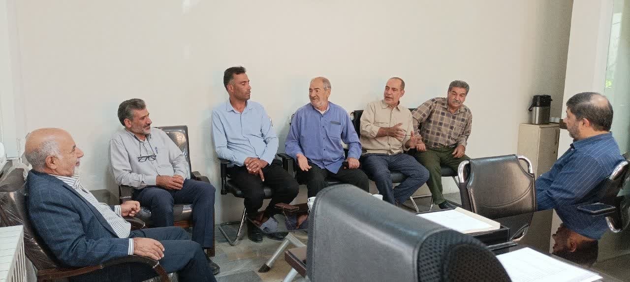 برگزاری نشست هم اندیشی خیرین روستای باغ بر آفتاب از توابع شهرستان شازند با مشاور رئیس دانشگاه درحوزه اجتماعی