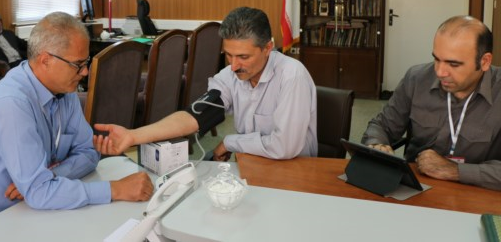 اندازه گیری فشارخون پرسنل ادارات شهرستان تفرش