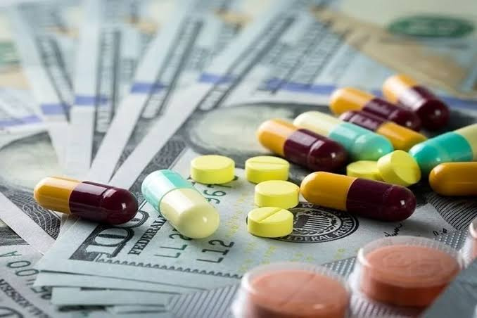 توسعه فناوری‌های دارویی، راهکار کاهش وابستگی به واردات و مقابله با تحریم‌ها