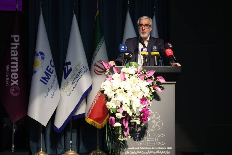 دکترپیرصالحی: دشمن موضوع دارو را برای سیاه‌نمایی هدف گرفته است/ برخی مقامات داخلی به این فضاسازی‌ها استناد می‌کنند
