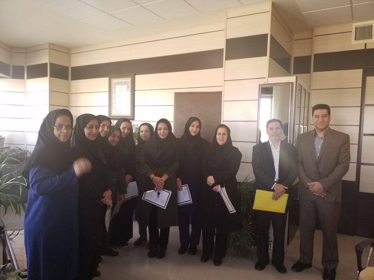 تقدیر و تجلیل از پرسنل معاونت غذا و دارو در اجراء و راه اندازی اتوماسیون اداری برای مراکز تابعه و داروخانه هلال احمر
