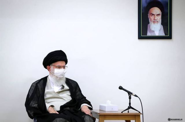 من ماسک می‌زنم