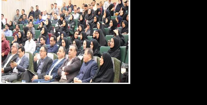 آیین گرامیداشت روز بهورز با حضور دکتر نادرقلی ابراهیمی و دکتر سید محمد جمالیان نمایندگان اراک، کمیجان و خنداب در مجلس شورای اسلامی، عبدالرضا حاج علی بیگی فرماندار شهرستان اراک، دکتر جواد نظری رییس دانشگاه علوم پزشکی اراک، معاونین و مدیران دانشگاه و بهورزا