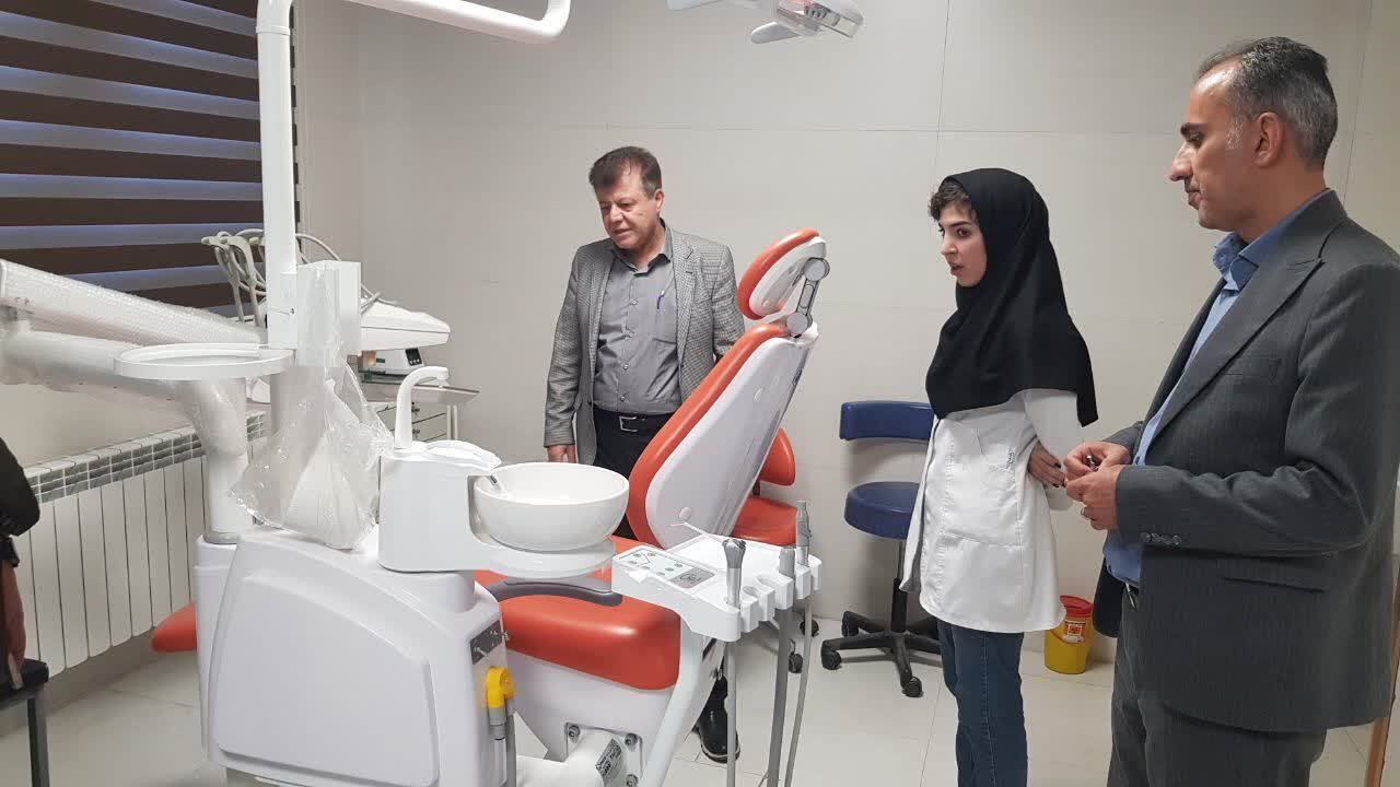 بازدید معاون بهداشت استان از واحد دندانپزشکی مرکز جامع سلامت زینب کبری آشتیان