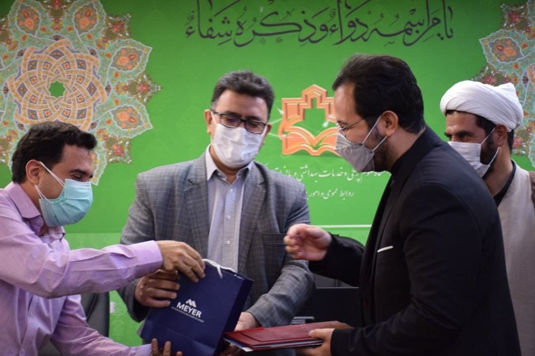 جلسه تودیع و معارفه مسئول بسیج دانشجویی دانشگاه علوم پزشکی اراک با حضور جمعی از مسولین و دانشجویان در دفتر رئیس دانشگاه برگزار شد