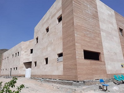 حضور دکتر بیات معاون فرهنگی و دانشجویی دانشگاه در کنار همکاران خدوم فعال در آماده سازی سرای دانشجویی ریحانه
