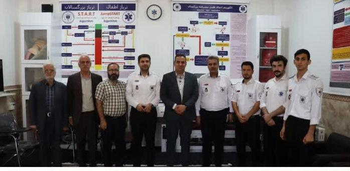 رئیس دانشگاه علوم پزشکی اراک در جمع کارکنان اورژانس ۱۱۵ به مناسبت روز اورژانس حضور پیدا کرد