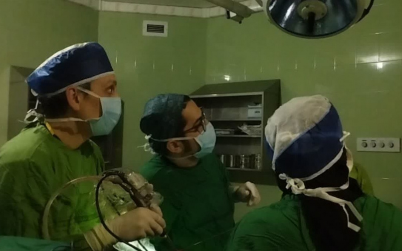 انجام عمل جراحی آندوسکوپیک(مننگوآنسفالوسل) برای اولین بار در تالار عمل مرکز آموزشی درمانی امیرالمومنین (ع)