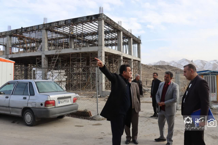 بازدید رئیس دانشگاه علوم پزشکی اراک از روند اجرای پروژه همراه‌سرای مجتمع بیمارستانی امیرالمؤمنین(ع)