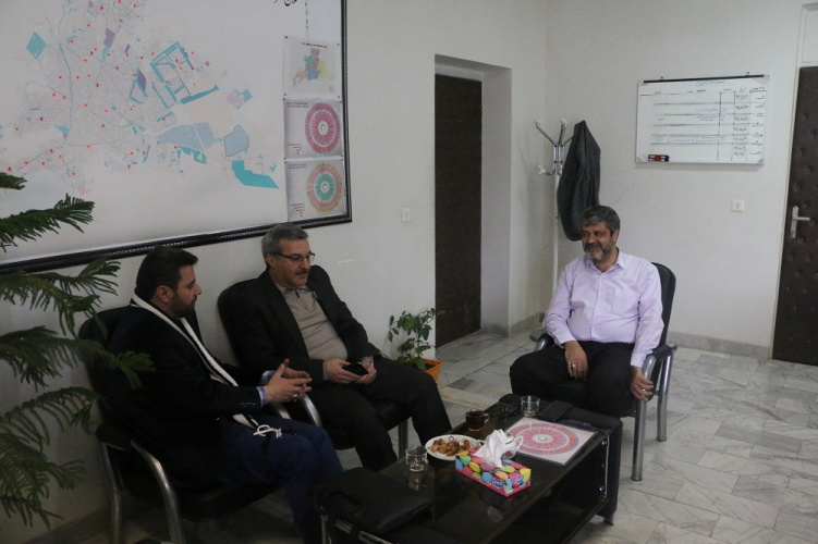 بازدید رئیس مرکز بهداشت قم وهمراهان از مرکز بهداشت شهرستان اراک