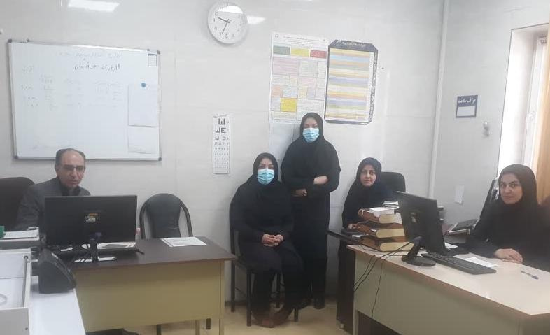 بازدید رییس مرکز بهداشت شهرستان اراک از مرکز خدمات جامع سلامت امام حسین (ع)