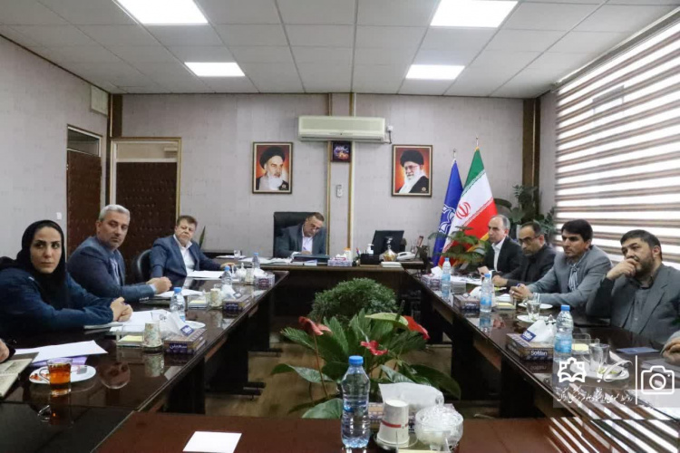 نشست هم‌اندیشی تعیین تکلیف املاک اهدایی خیرین به مرکز بهداشت شهرستان اراک برگزار شد