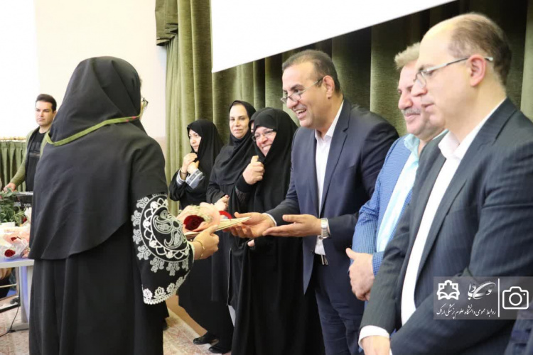آئین گرامیداشت روز ماما