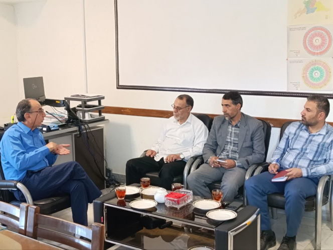 نشست هم اندیشی ،رییس مرکز بهداشت با دهیار و شورا روستای خیرآباد