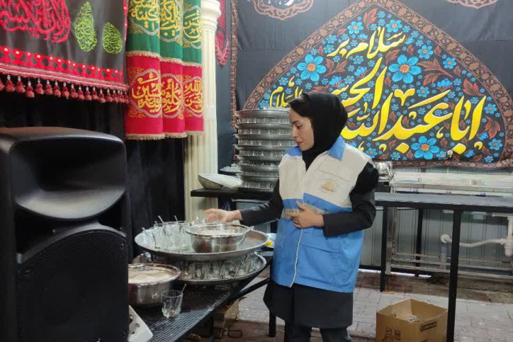 بازدید کارشناسان بهداشت محیط از مراکز تهیه و توزیع نذری و تکیه ها ویژه ماه محرم