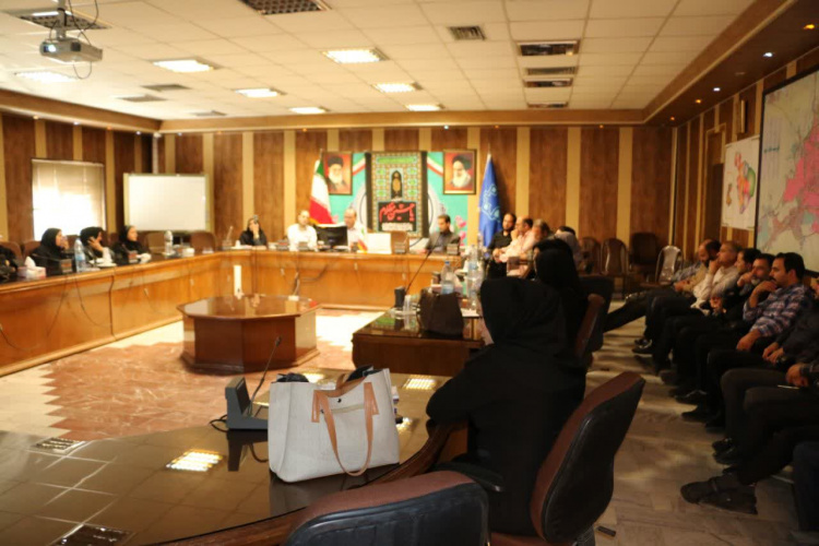 جلسه بازآموزی با موضوع مبانی کنترل کیفیت و بهداشت آب آشامیدنی