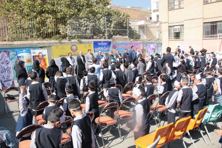 پویش «دو دوتا یادت نره» با محوریت سلامت دهان و دندان در دبستان ادیب برگزار شد
