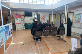 آموزش آشنایی با بیماری سل و معرفی خدمات رایگان تشخیص و درمان این بیماری در مراکز بهداشتی توسط مراقب سلامت مرکز خدمات جامع سلامت شهری و روستایی شهید کاشفی