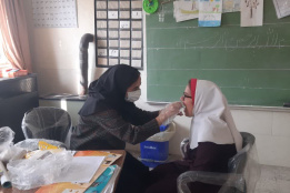 انجام وارنیش فلوراید دانش آموزان روستای دستجرده ۱۵ آذر ۱۴۰۴