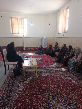 برگزاری جلسه آموزشی «پیشگیری از مصرف خودسرانه دارو و مدیریت بیماری‌های مزمن» در روستای فیض‌آباد