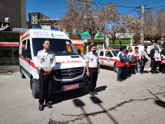 پوشش خدمات فوریت پزشکی مراسم راهپیمایی روز قدس توسط همکاران اورژانس ۱۱۵ شهرستان آشتیان