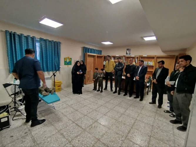 برگزاری مراسم افتتاحیه طرح یونیت سیار دندانپزشکی در مدرسه غفوری آشتیانی