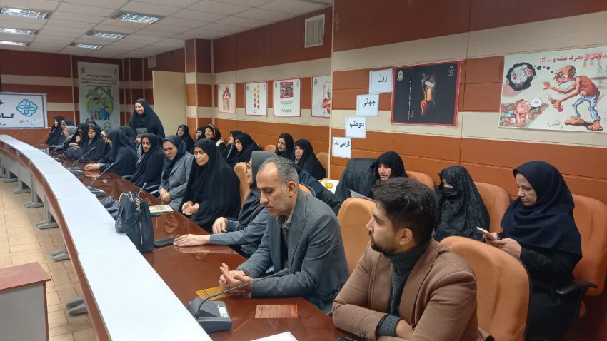 آیین تقدیر از داوطلبین سلامت شهرستان آشتیان