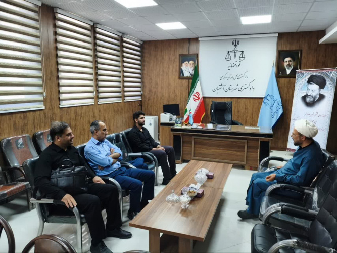دیدار مدیر شبکه بهداشت آشتیان با رئیس دادگستری شهرستان به مناسبت هفته قوه قضائیه