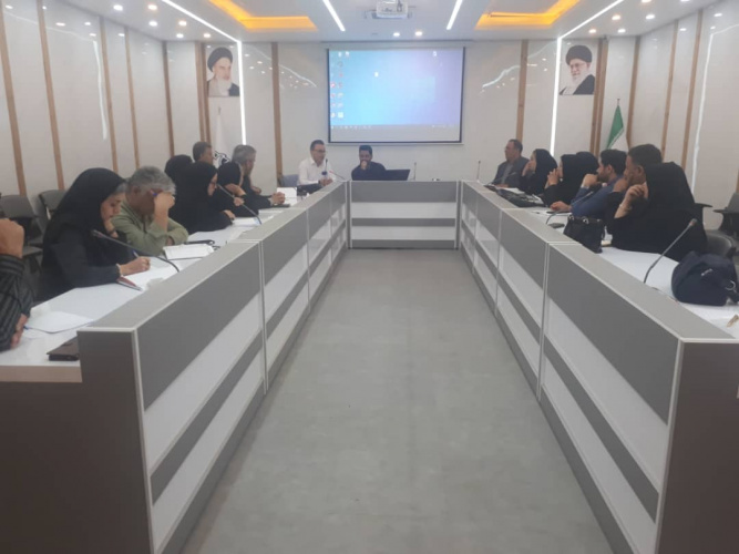 جلسه آموزشی توجیهی متصدیان درآمد و اسناد پزشکی