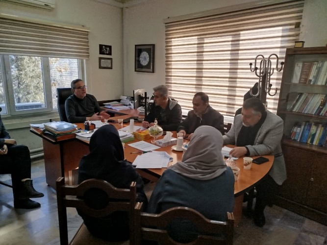 برگزاری جلسه بررسی و بازبینی چارت تشکیلاتی مراکز درمانی دانشگاه (بیمارستان امام خمینی (ره)