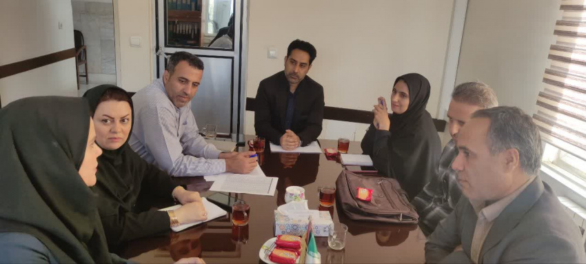 جلسه بررسی وضعیت نیروی انسانی مجموعه شبکه بهداشت شهرستان کمیجان