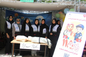 حضور فعال همیاران اورژانس استان مرکزی در همایش خانوادگی هفته سلامت