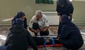 آموزش مهارت‌های امدادی به دانش‌آموزان دبیرستان بشارت در راستای آمادگی جهت مانور پدافند غیرعامل