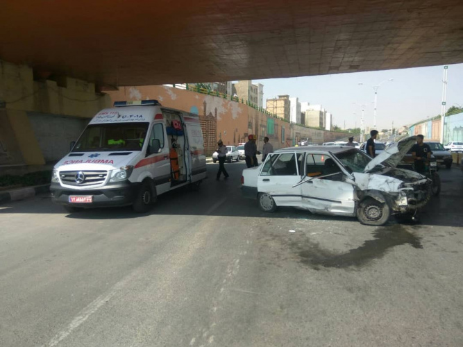 رئیس اورژانس پیش بیمارستانی ومدیر حوادث دانشگاه علوم پزشکی استان مرکزی از انحراف خودروی سواری پراید خبر داد.