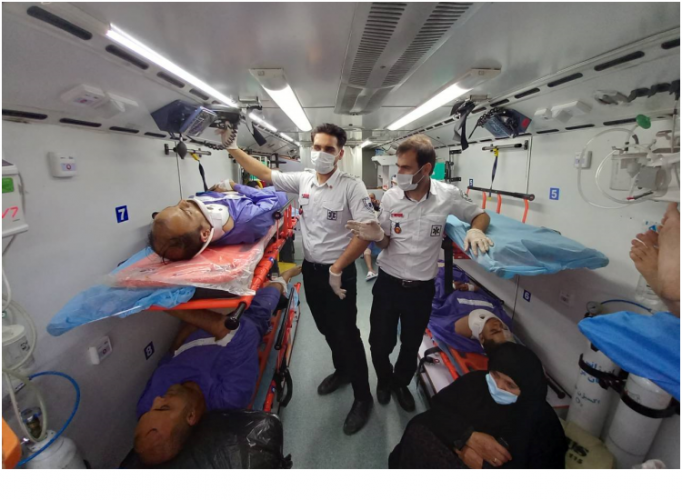 پوشش خدمات فوریت پزشکی زائرین اربعین حسینی در مرز مهران توسط پرسنل اعزامی اورژانس ۱۱۵ استان مرکزی + فیلم