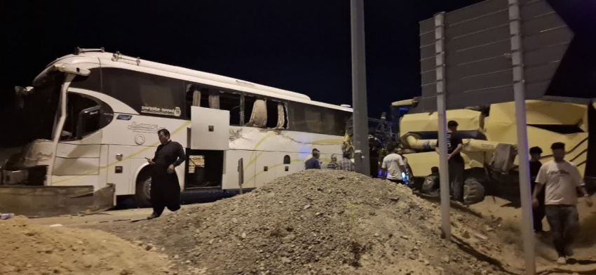 برخورد کمباین و اتوبوس در محور اراک - توره ۷ مصدوم برجای گذاشت