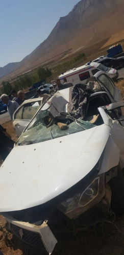 برخورد خودروی دنا با تیر چراغ برق در اراک، یک مصدوم برجای گذاشت