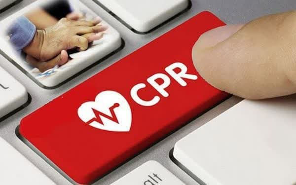 احیای موفق بیمار دچار ایست قلبی توسط کارشناسان اورژانس ۱۱۵ استان مرکزی + فیلم