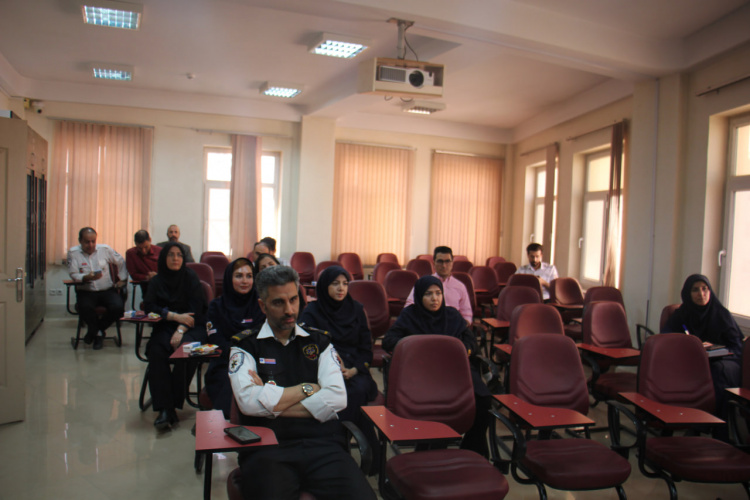 برگزاری کلاس آموزشی « اصول تغذیه و خواب» در مرکز فوریت‌های پزشکی استان مرکزی